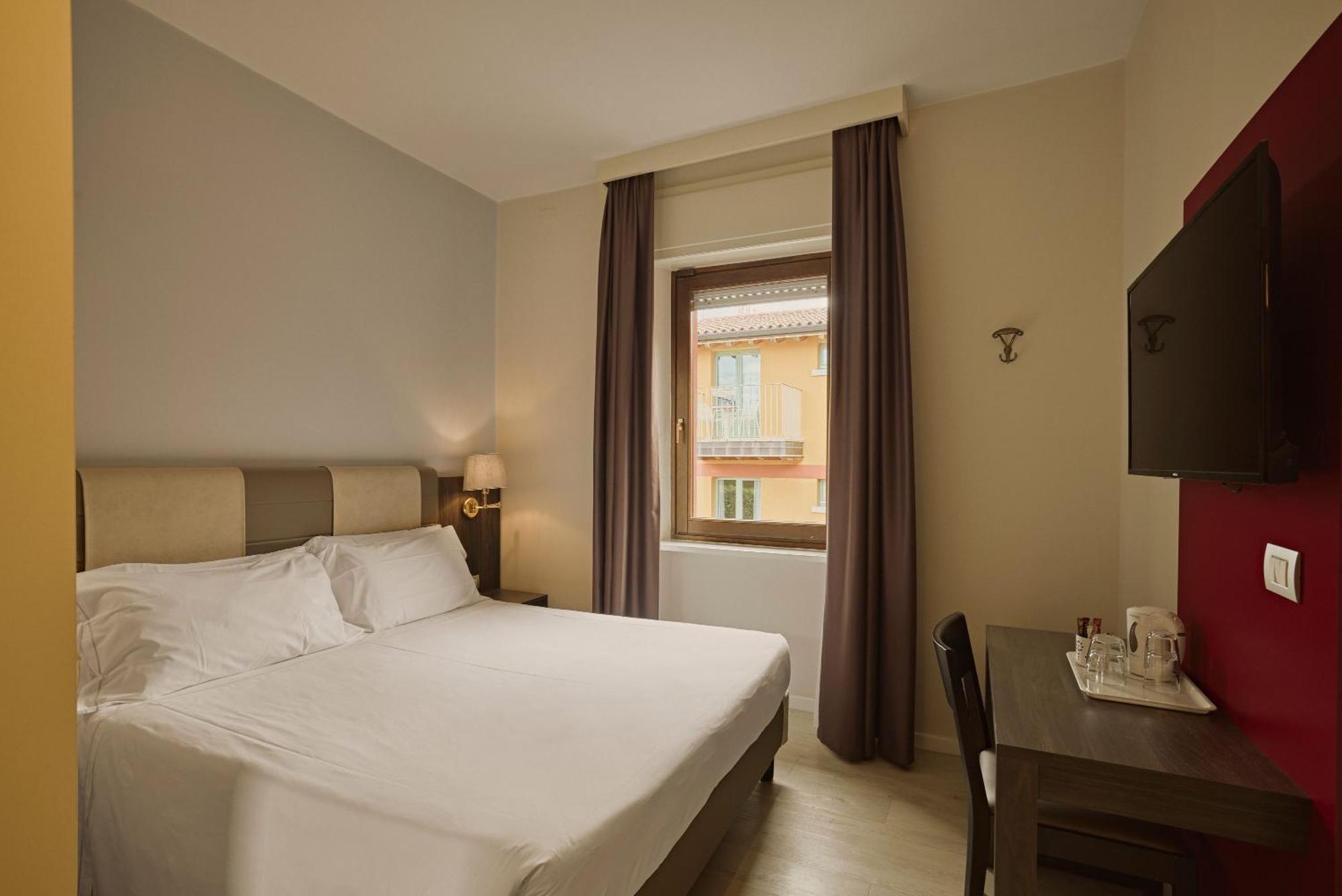 Hotel Le Mura Lazise Exterior photo